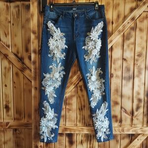 Venus Women's Floral And Pearl Embellished Skinny Jeans Size 16